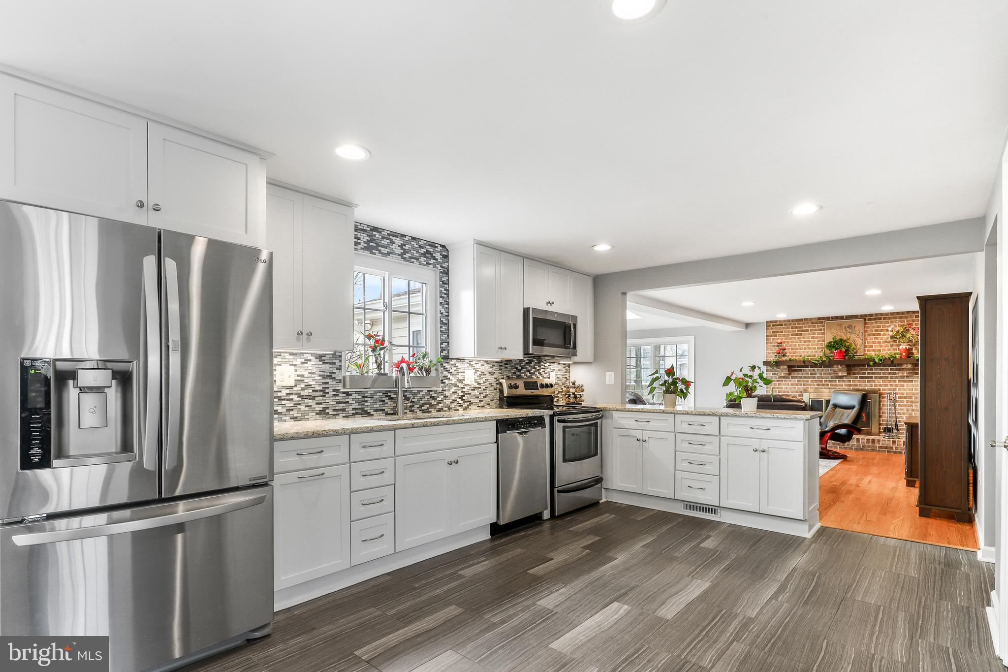 EDGELEA WOODS - Residential
