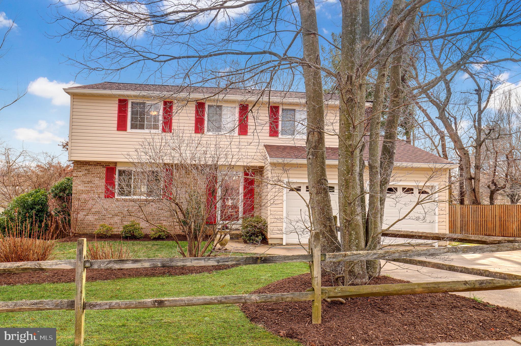 EDGELEA WOODS - Residential