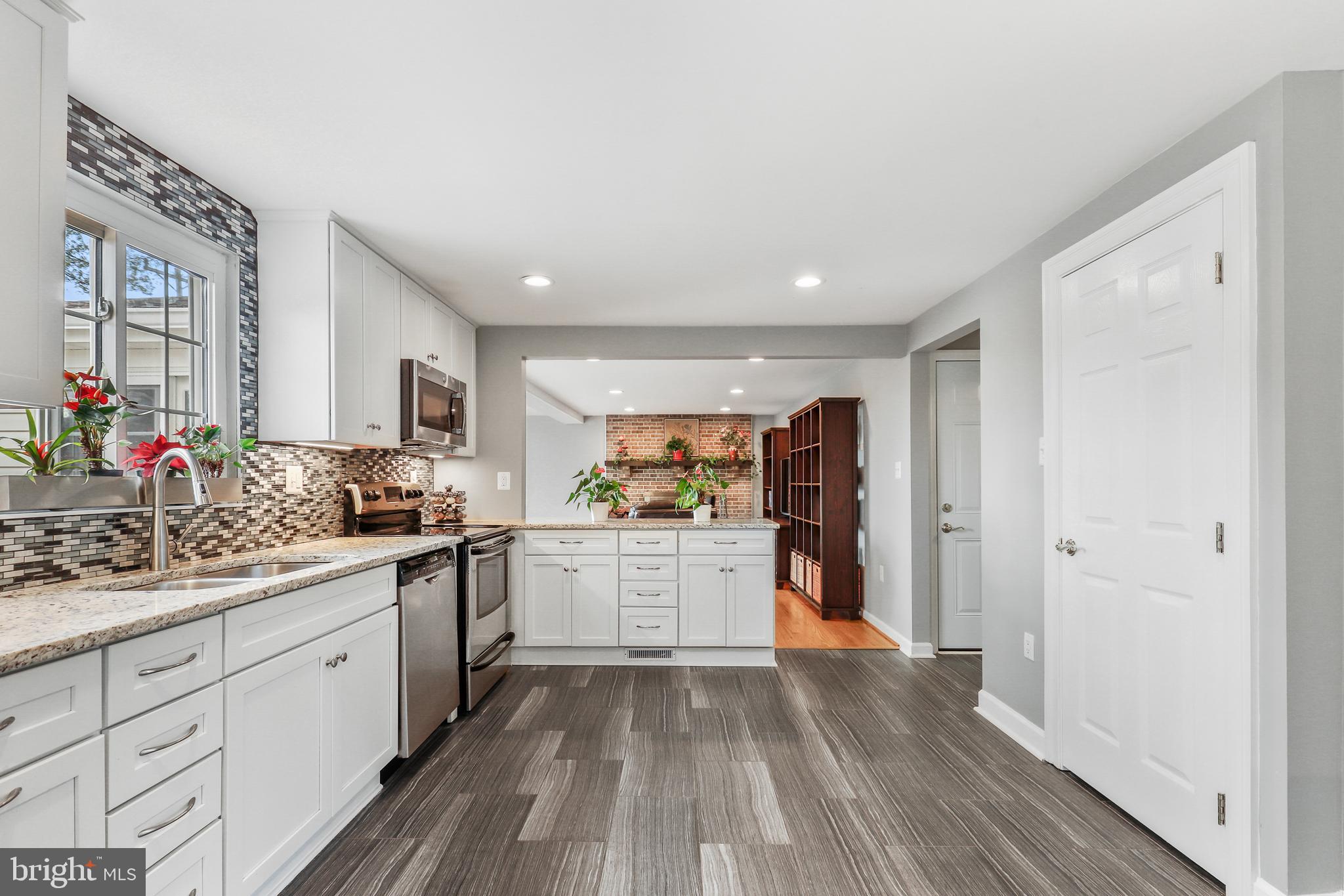 EDGELEA WOODS - Residential