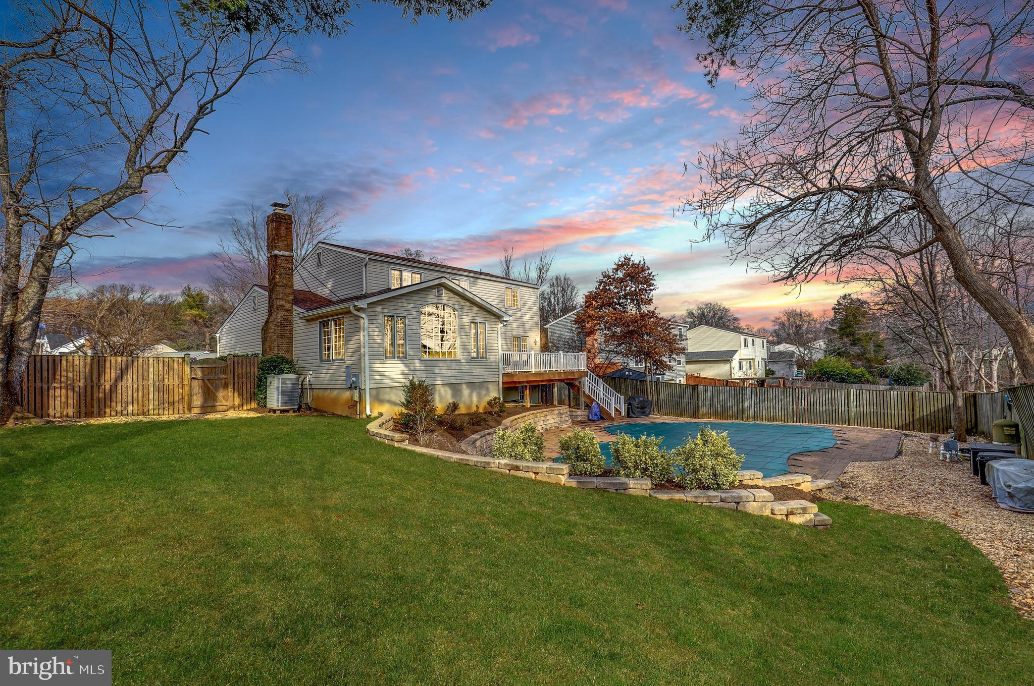 EDGELEA WOODS - Residential