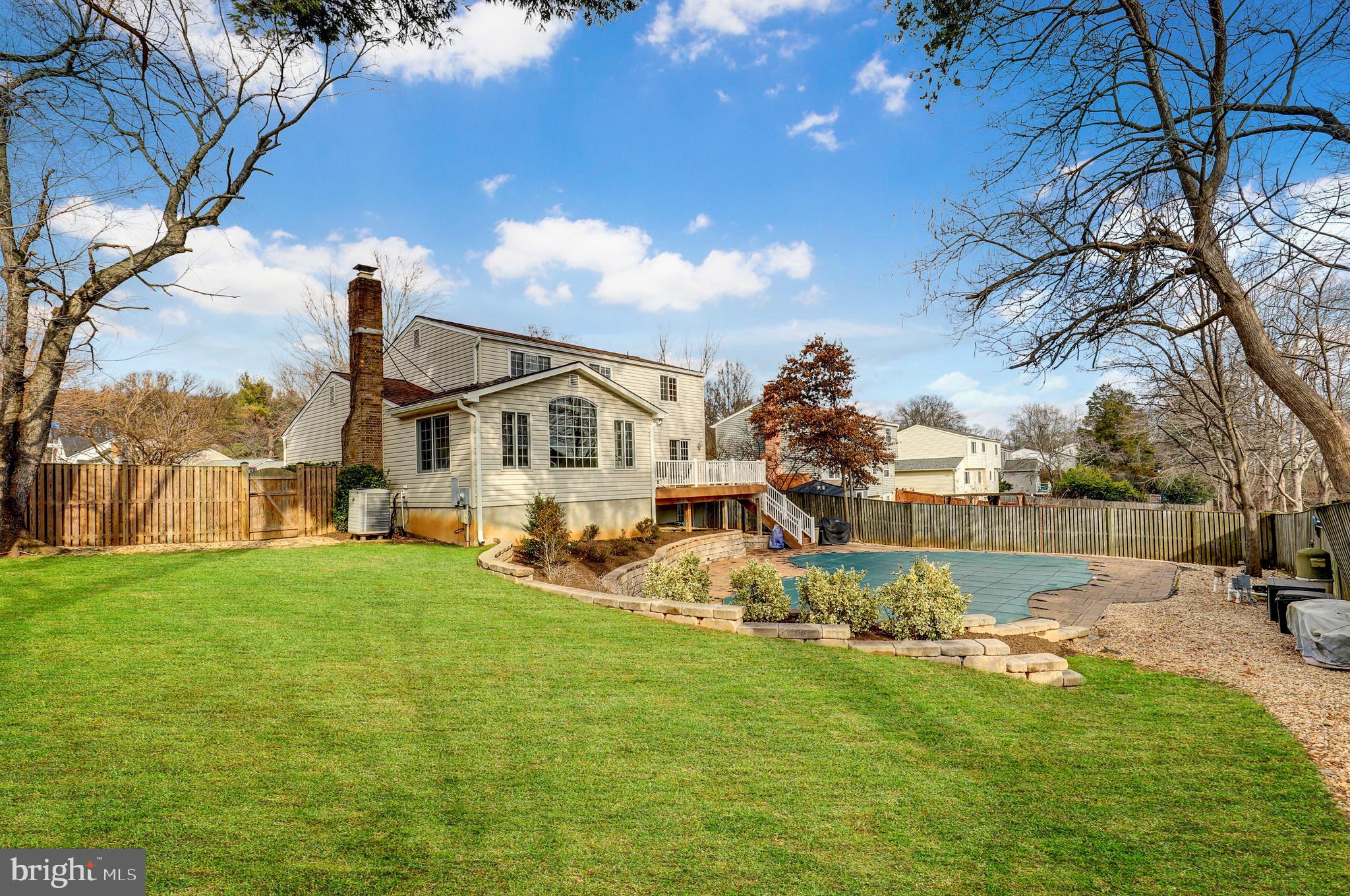 EDGELEA WOODS - Residential