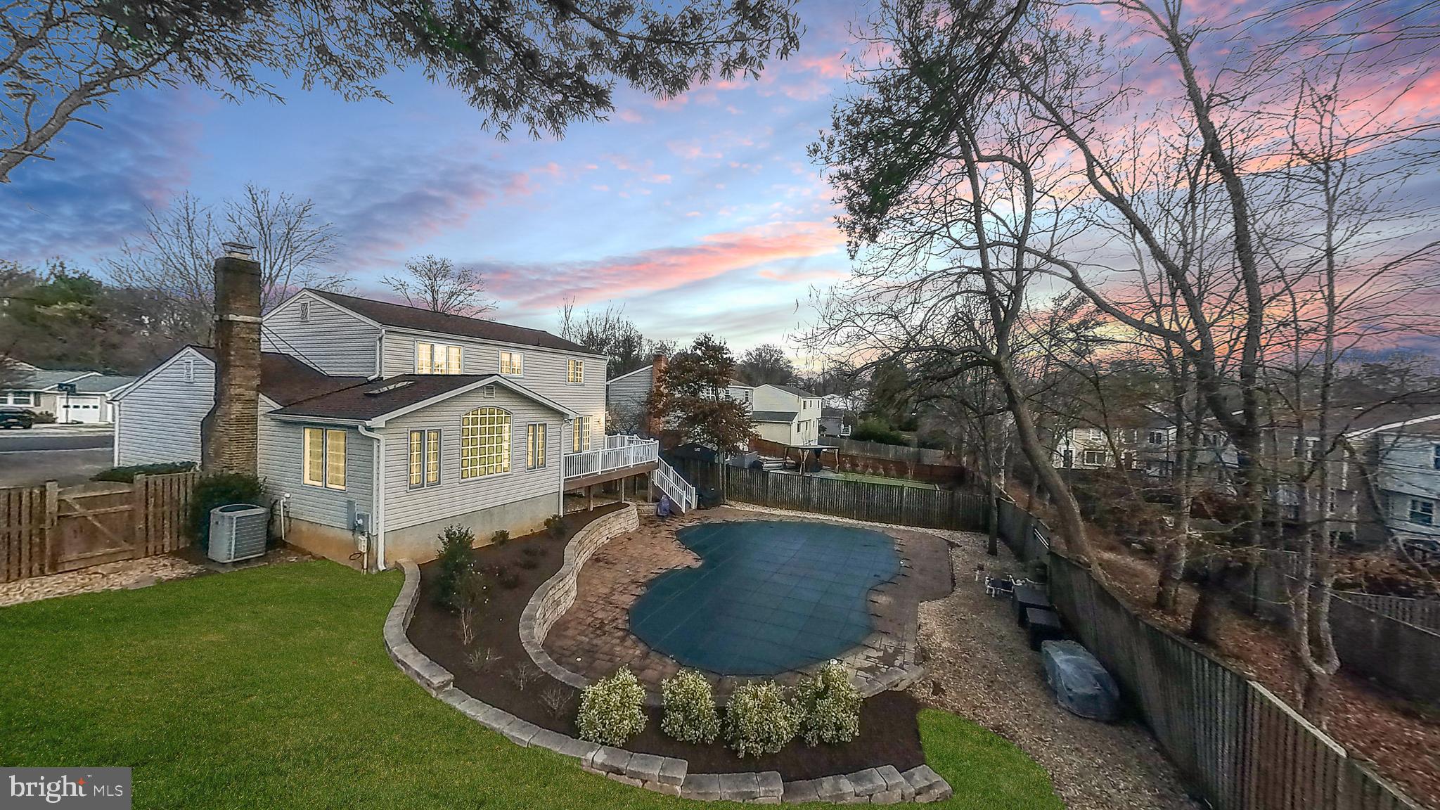 EDGELEA WOODS - Residential