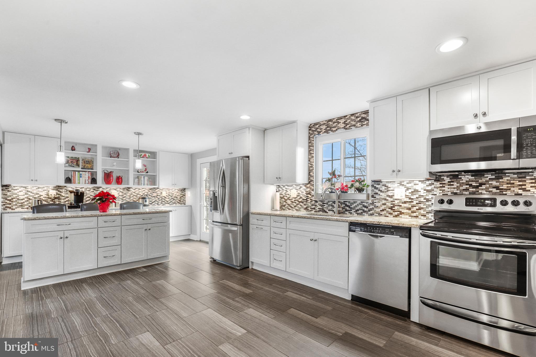 EDGELEA WOODS - Residential