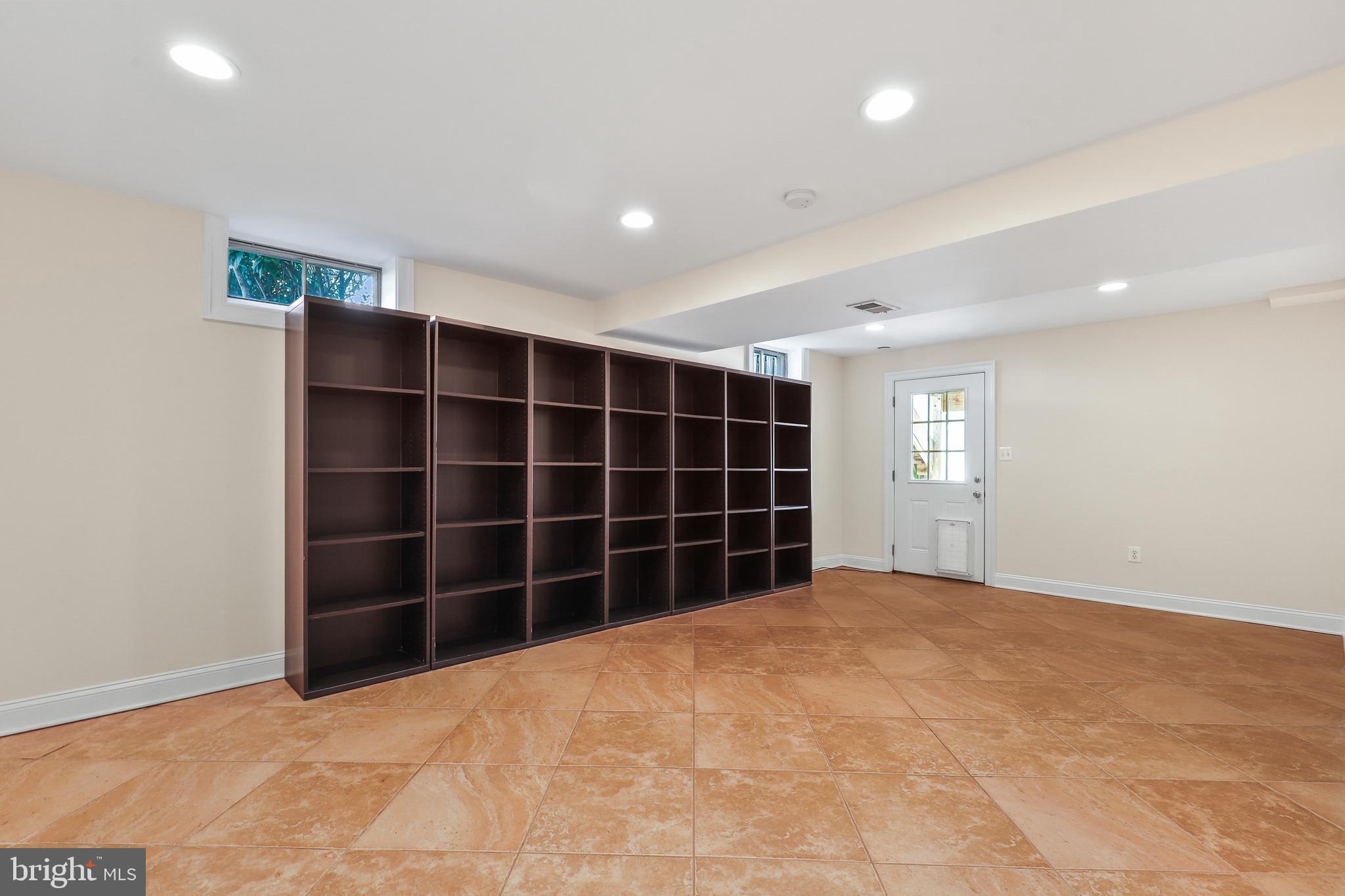 EDGELEA WOODS - Residential