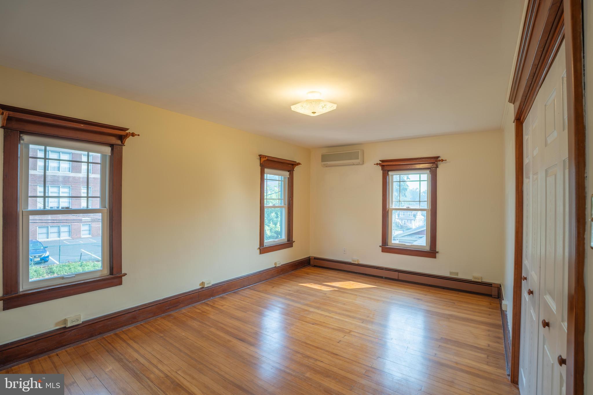 WASHINGTON HGTS - Residential
