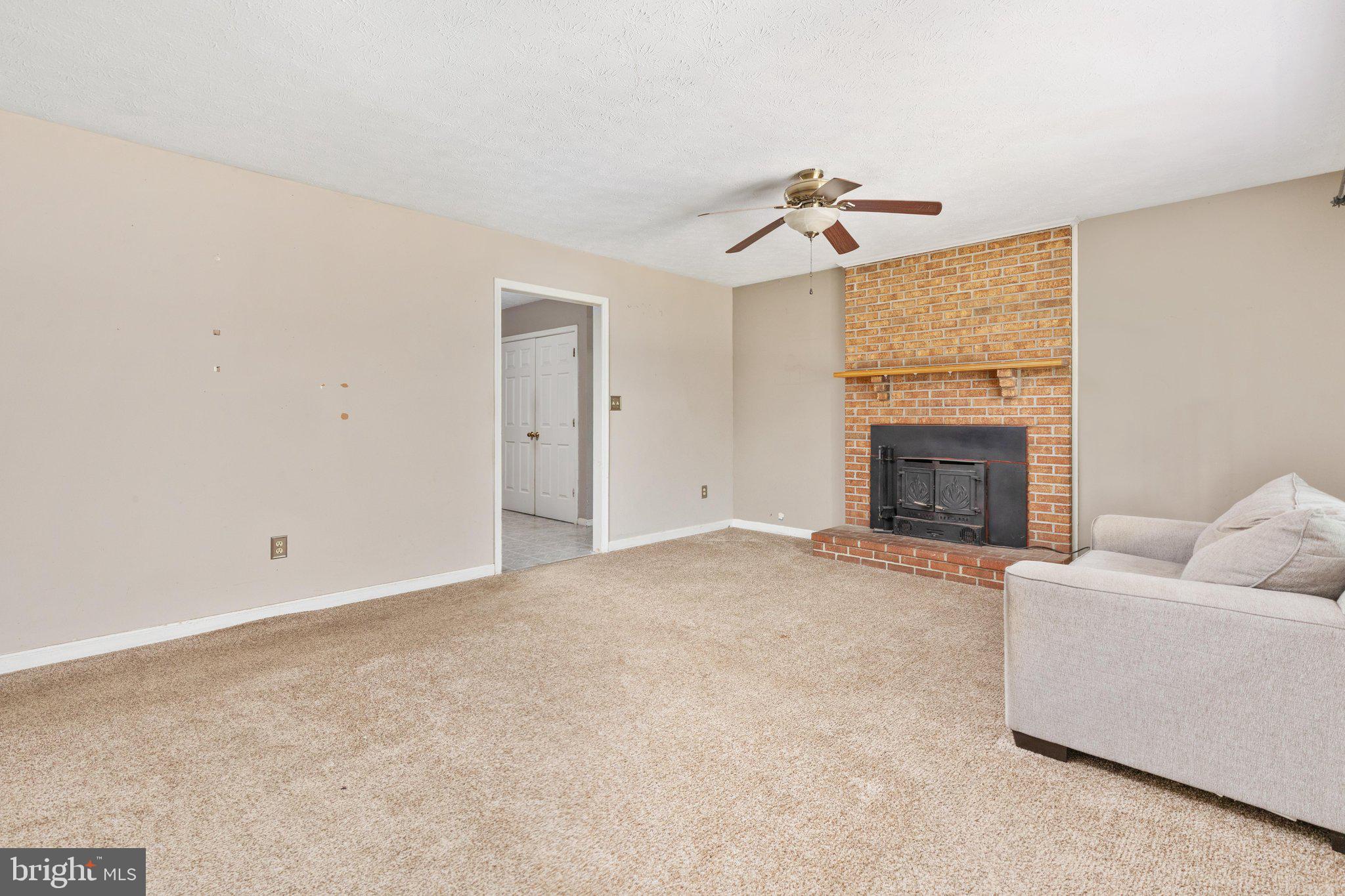 LAKEWOOD MANOR - Residential