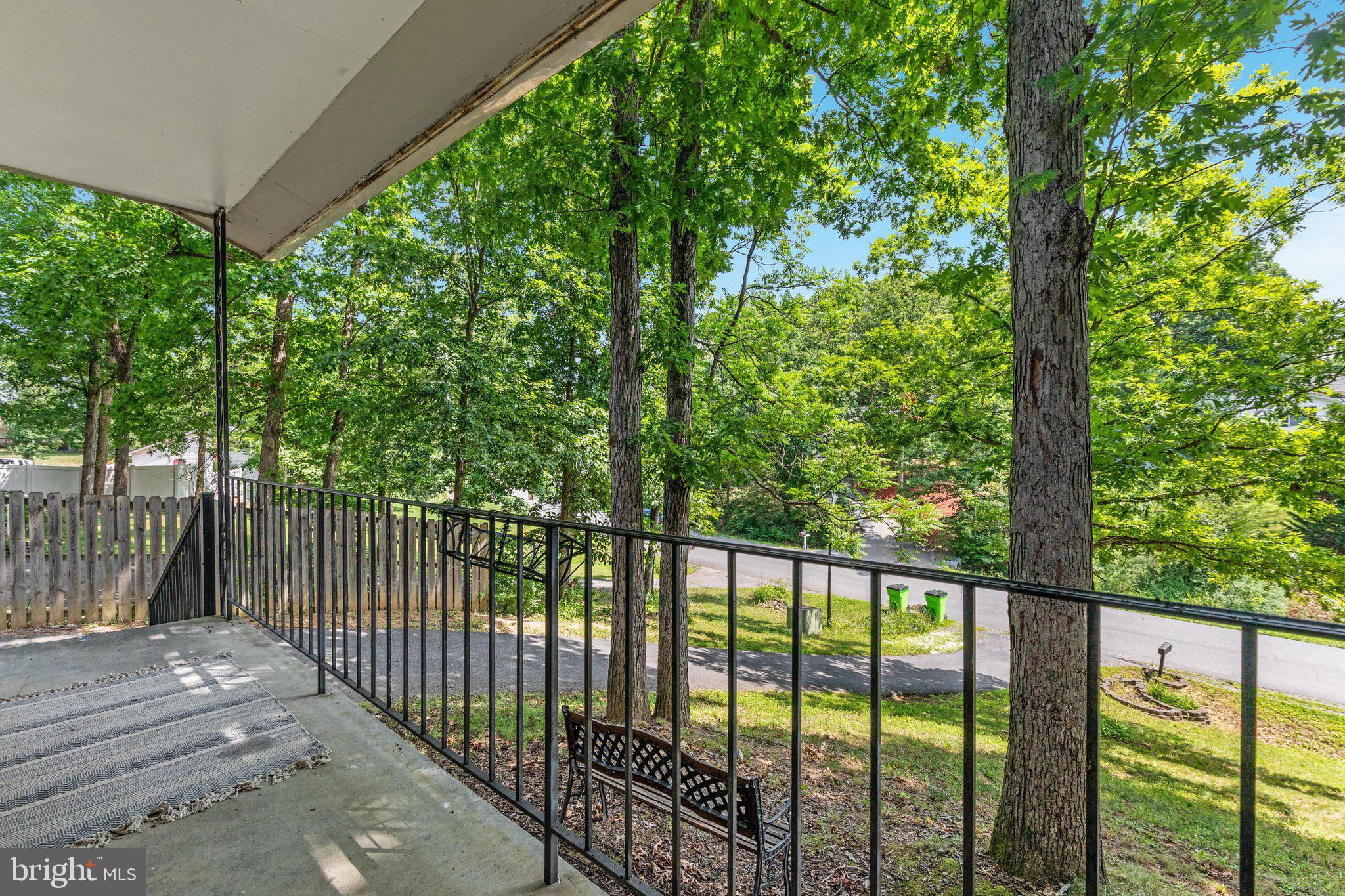LAKEWOOD MANOR - Residential
