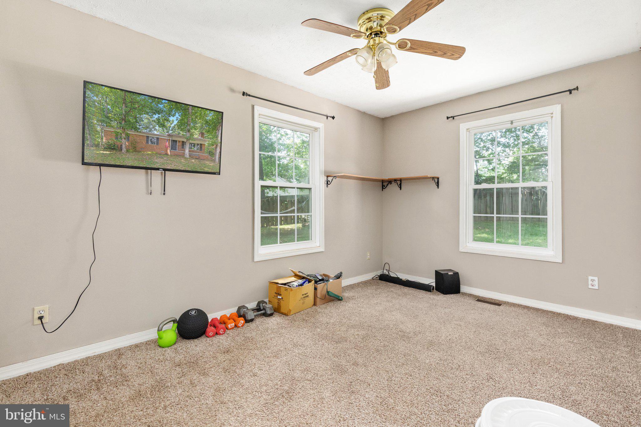 LAKEWOOD MANOR - Residential