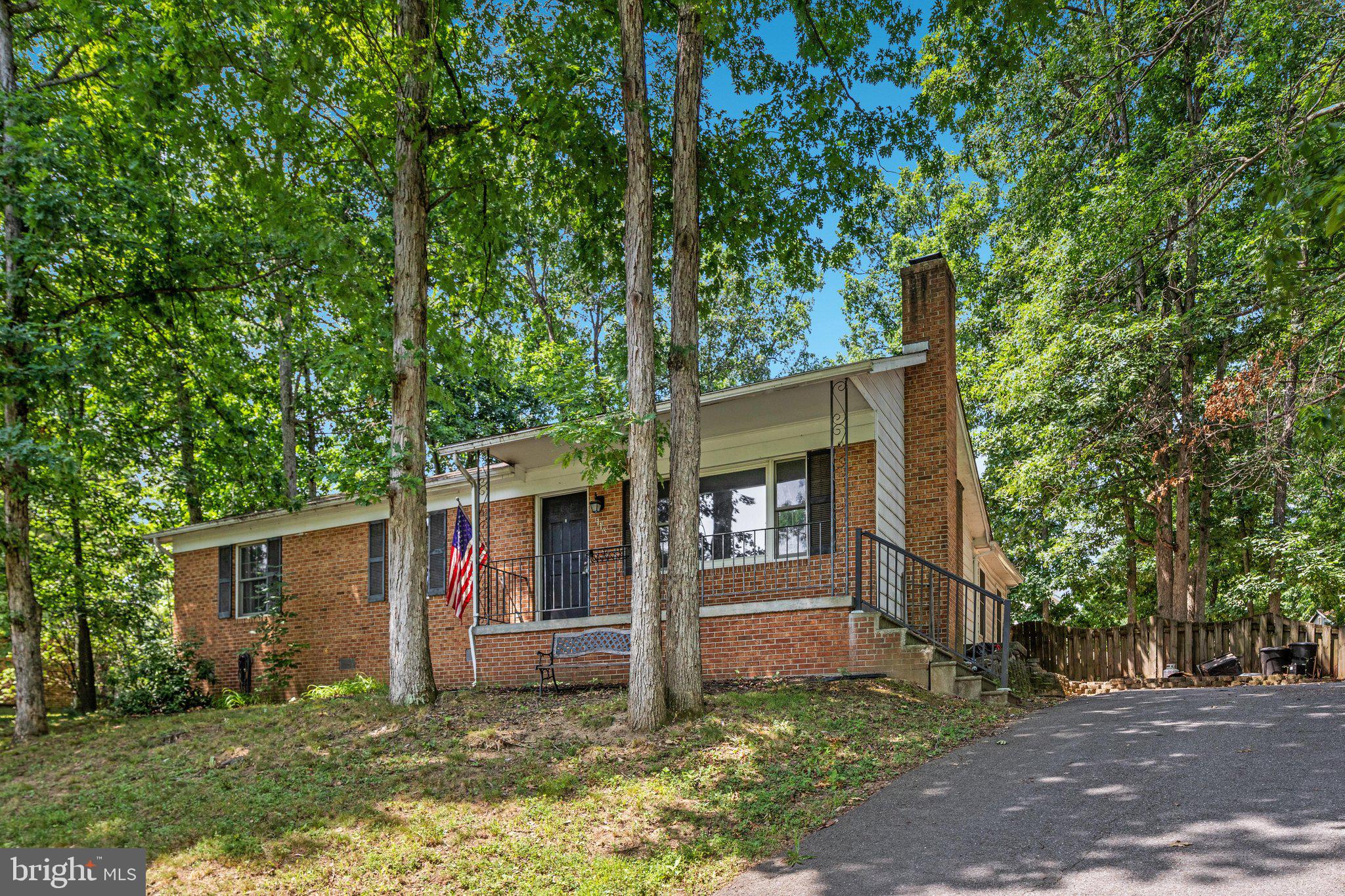 LAKEWOOD MANOR - Residential
