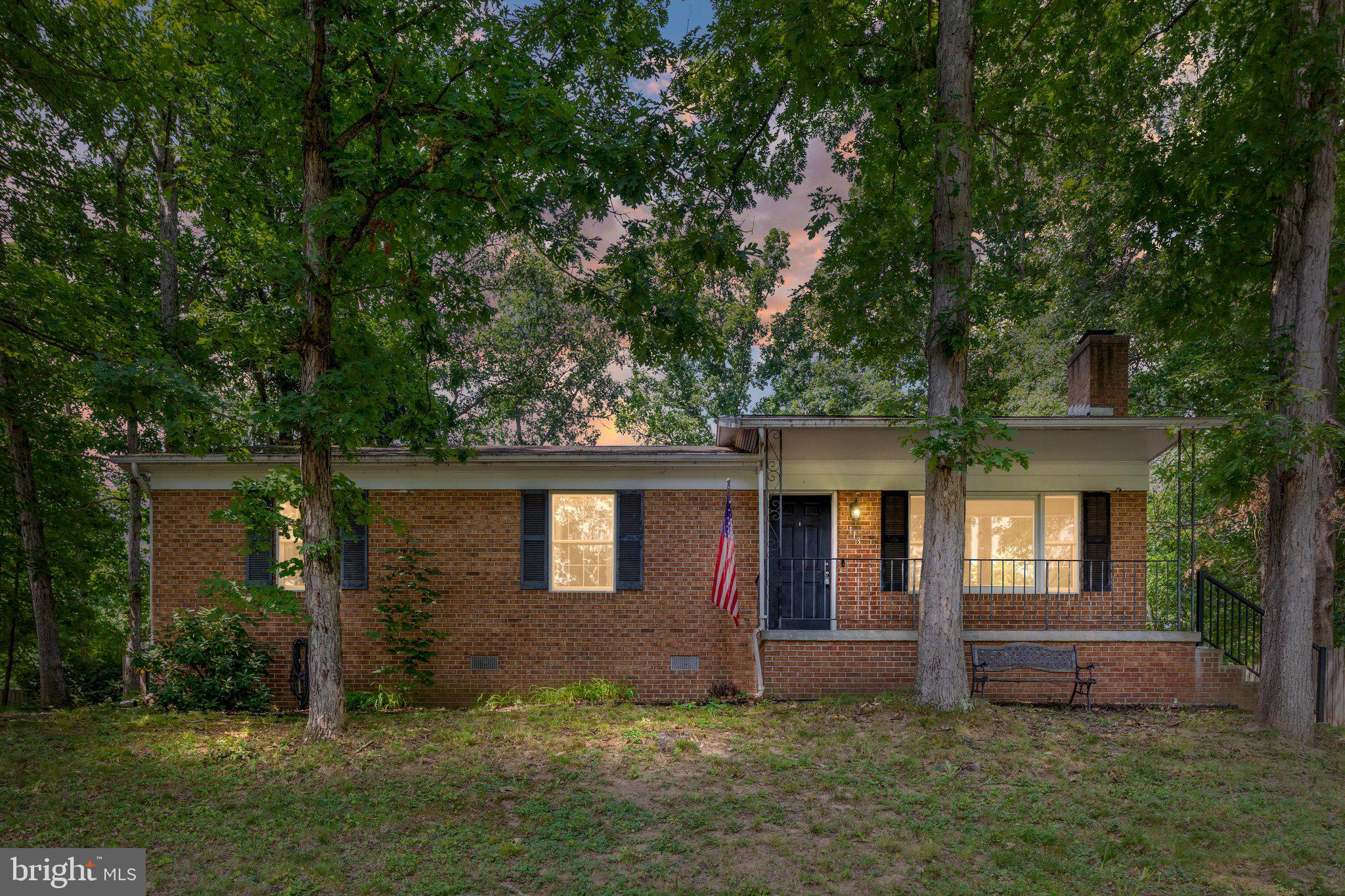 LAKEWOOD MANOR - Residential