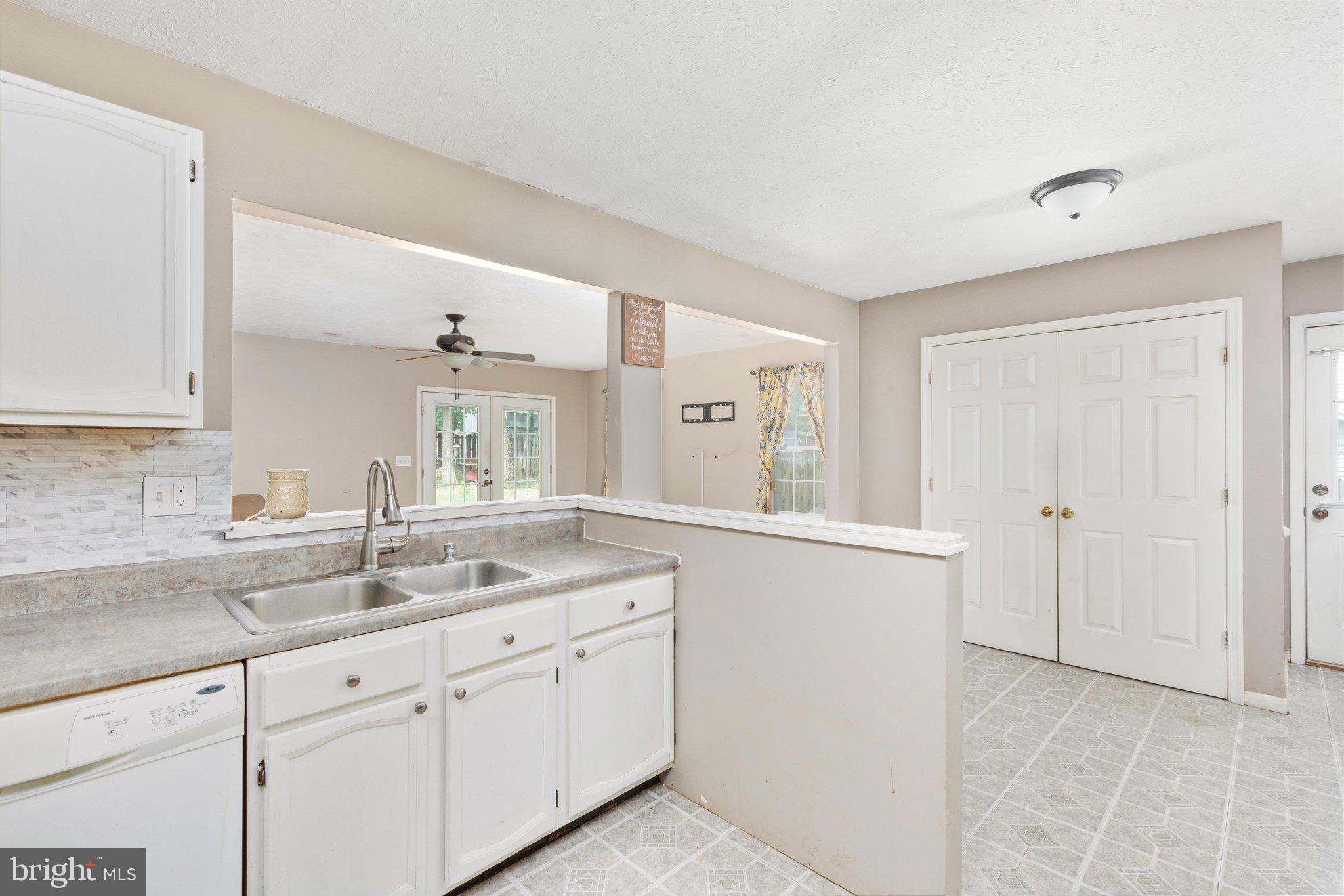 LAKEWOOD MANOR - Residential