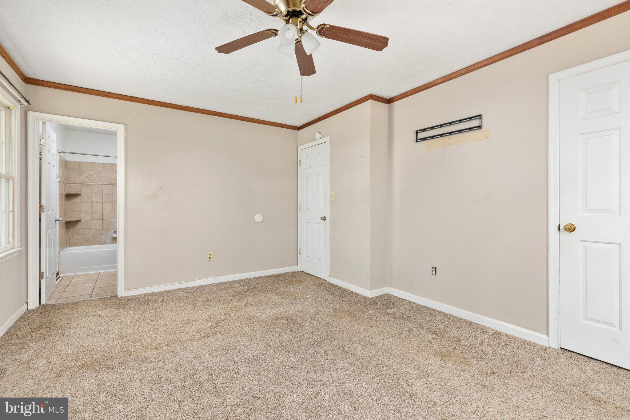 LAKEWOOD MANOR - Residential