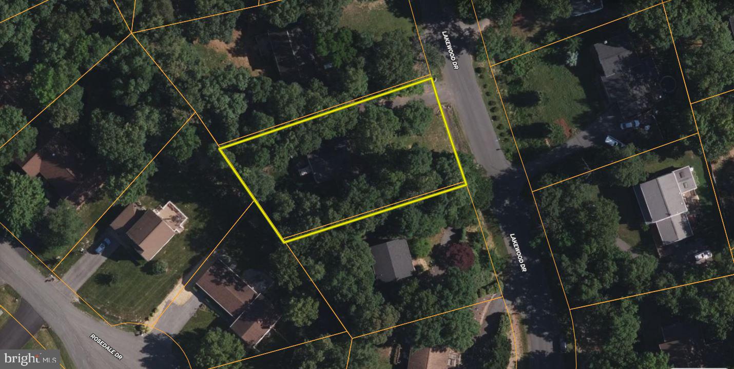 LAKEWOOD MANOR - Residential