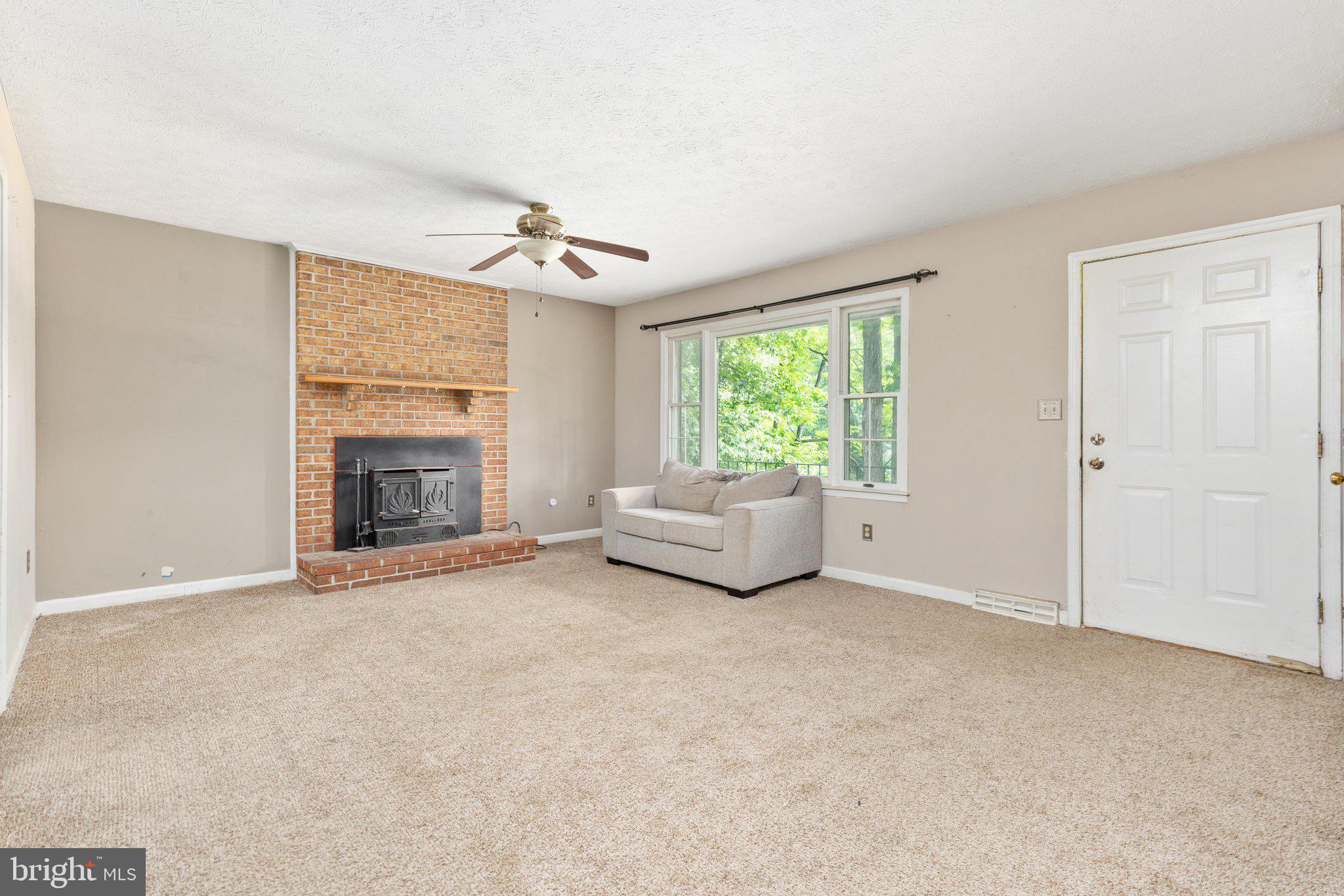 LAKEWOOD MANOR - Residential