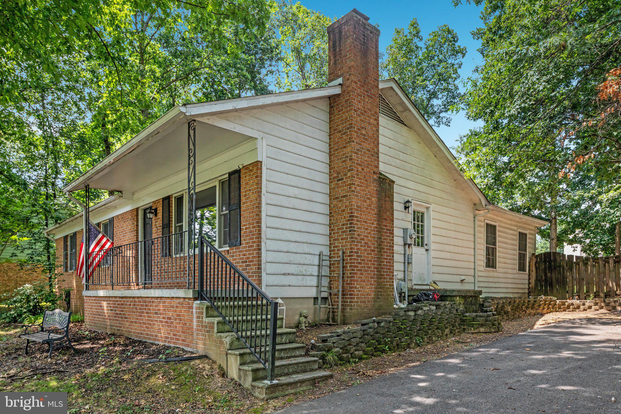 LAKEWOOD MANOR - Residential