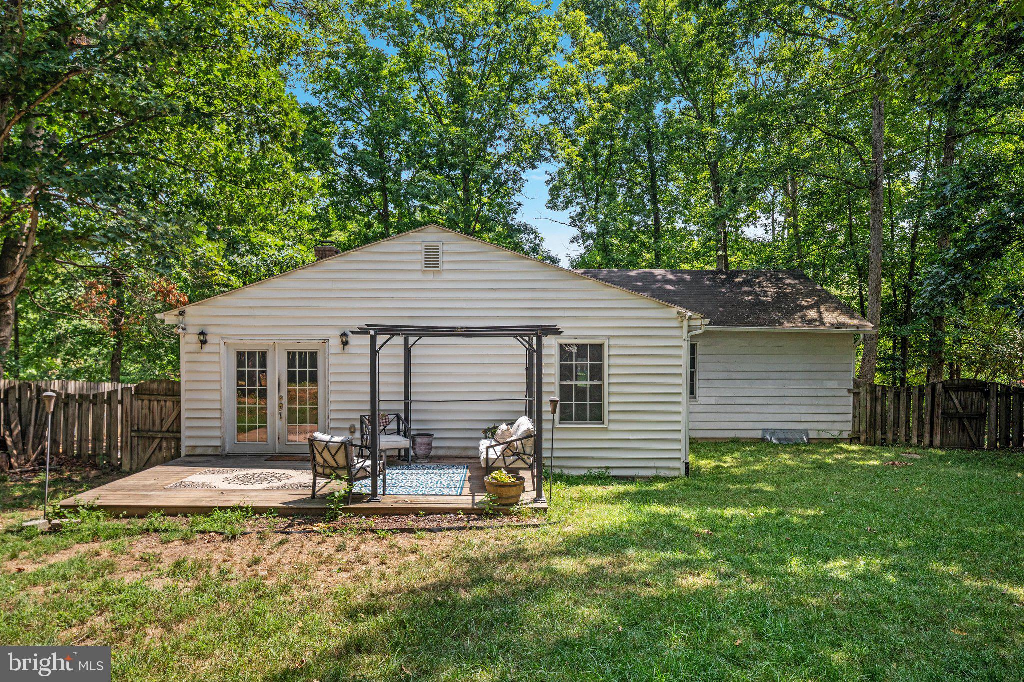 LAKEWOOD MANOR - Residential