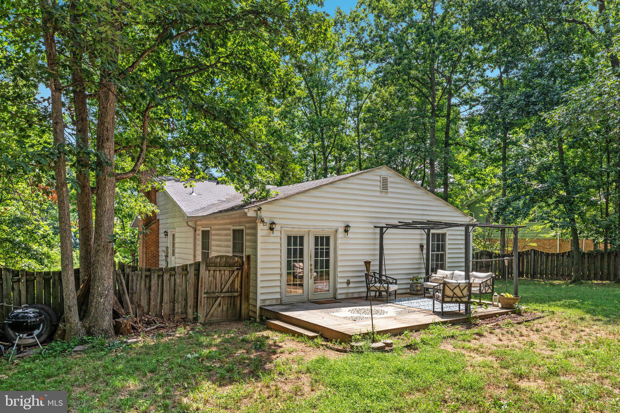 LAKEWOOD MANOR - Residential