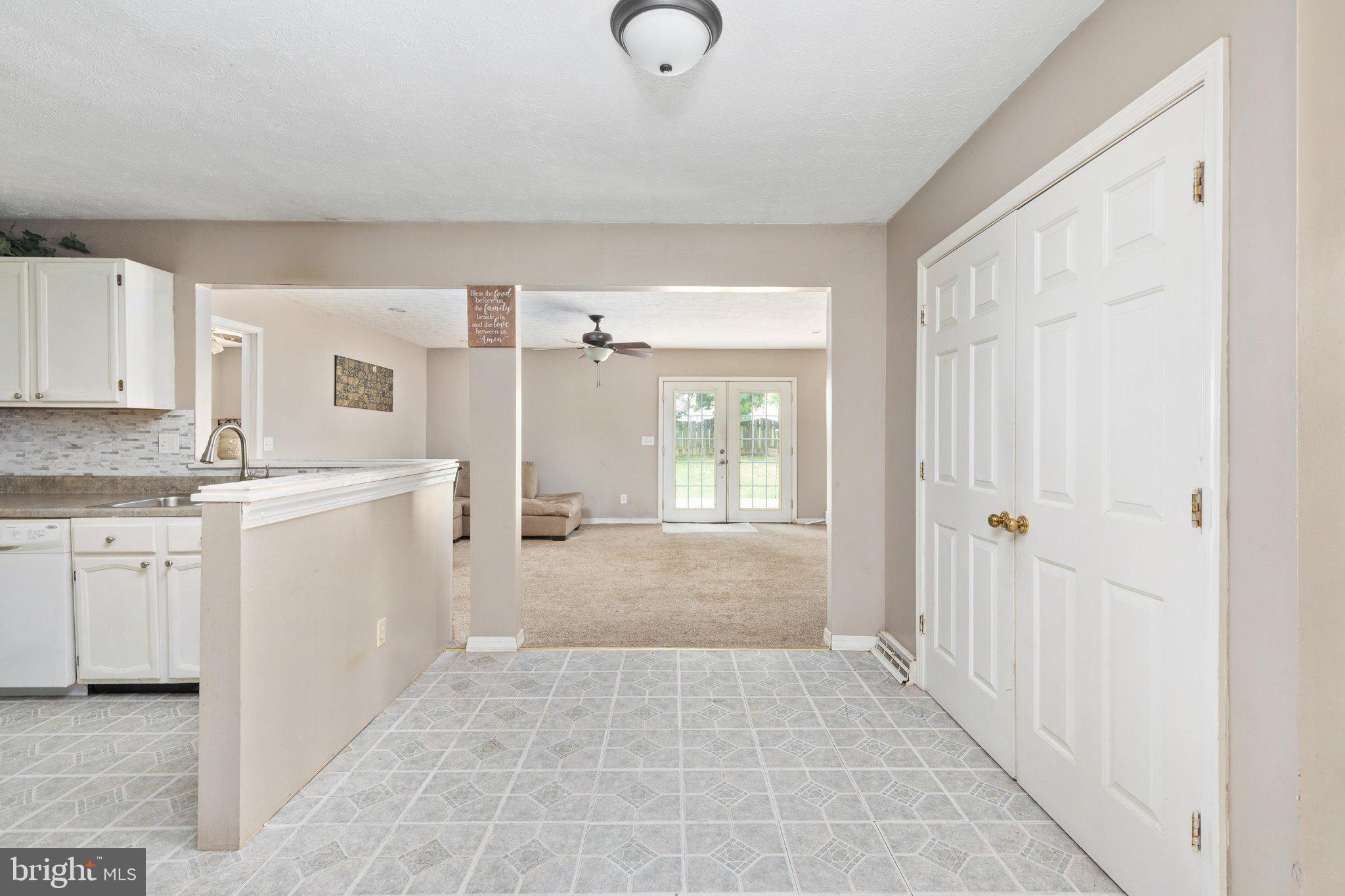 LAKEWOOD MANOR - Residential