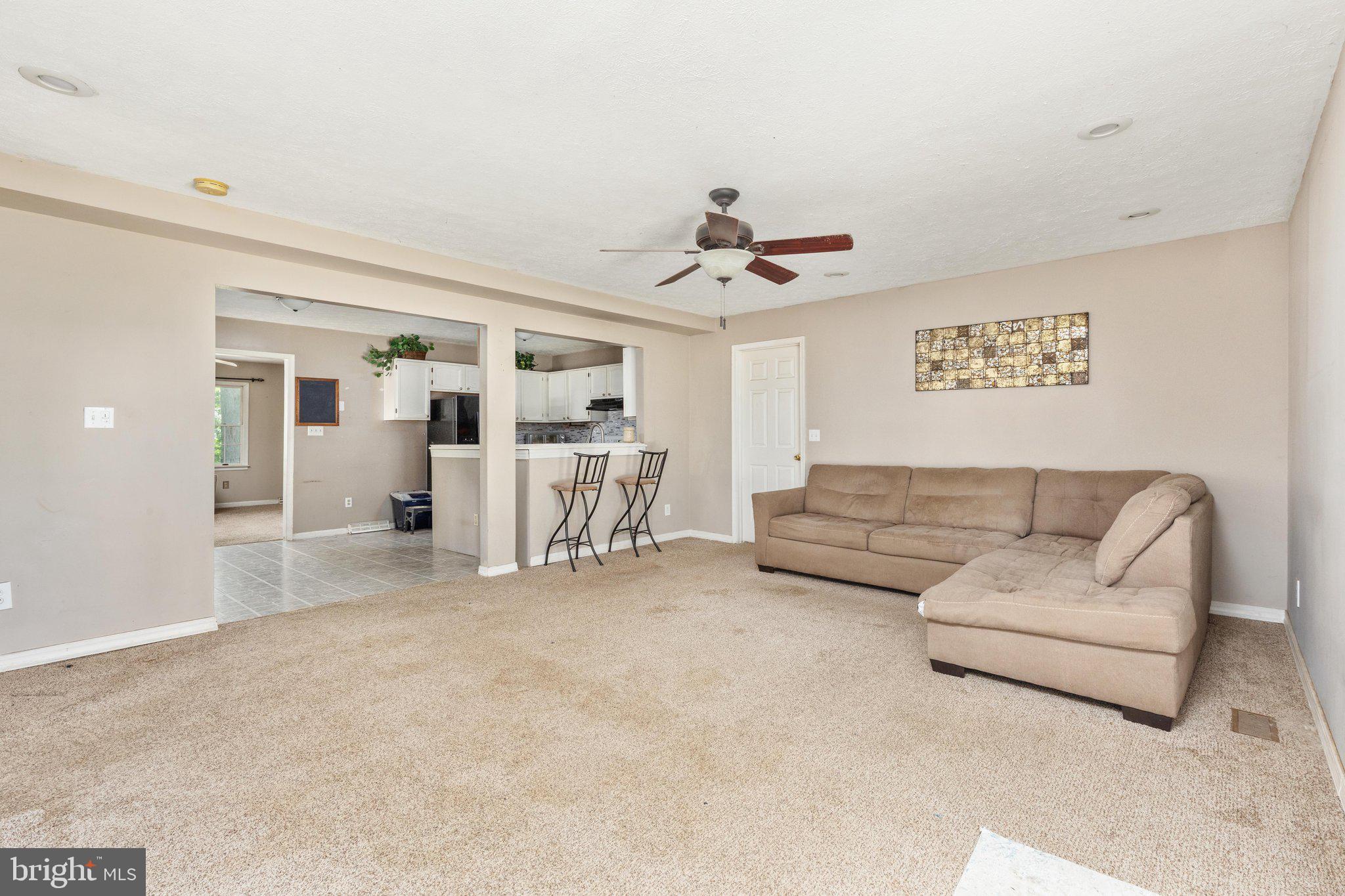 LAKEWOOD MANOR - Residential