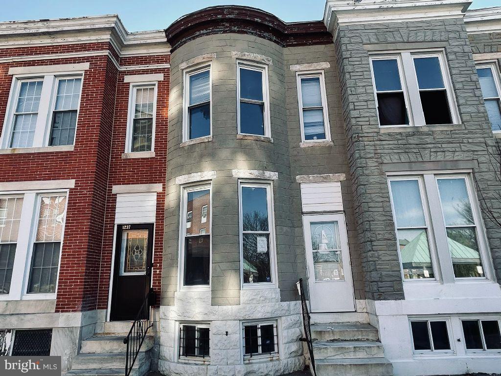 Wonderful opportunity to own this brick townhome in Baltimore City, Maryland. Enjoy spacious  room sizes, separate dining room and nice sized kitchen. Use the full basement as additional storage or finish off for more living space. Easy access to schools, parks and commuter routes. A few minutes away from Downtown Baltimore.