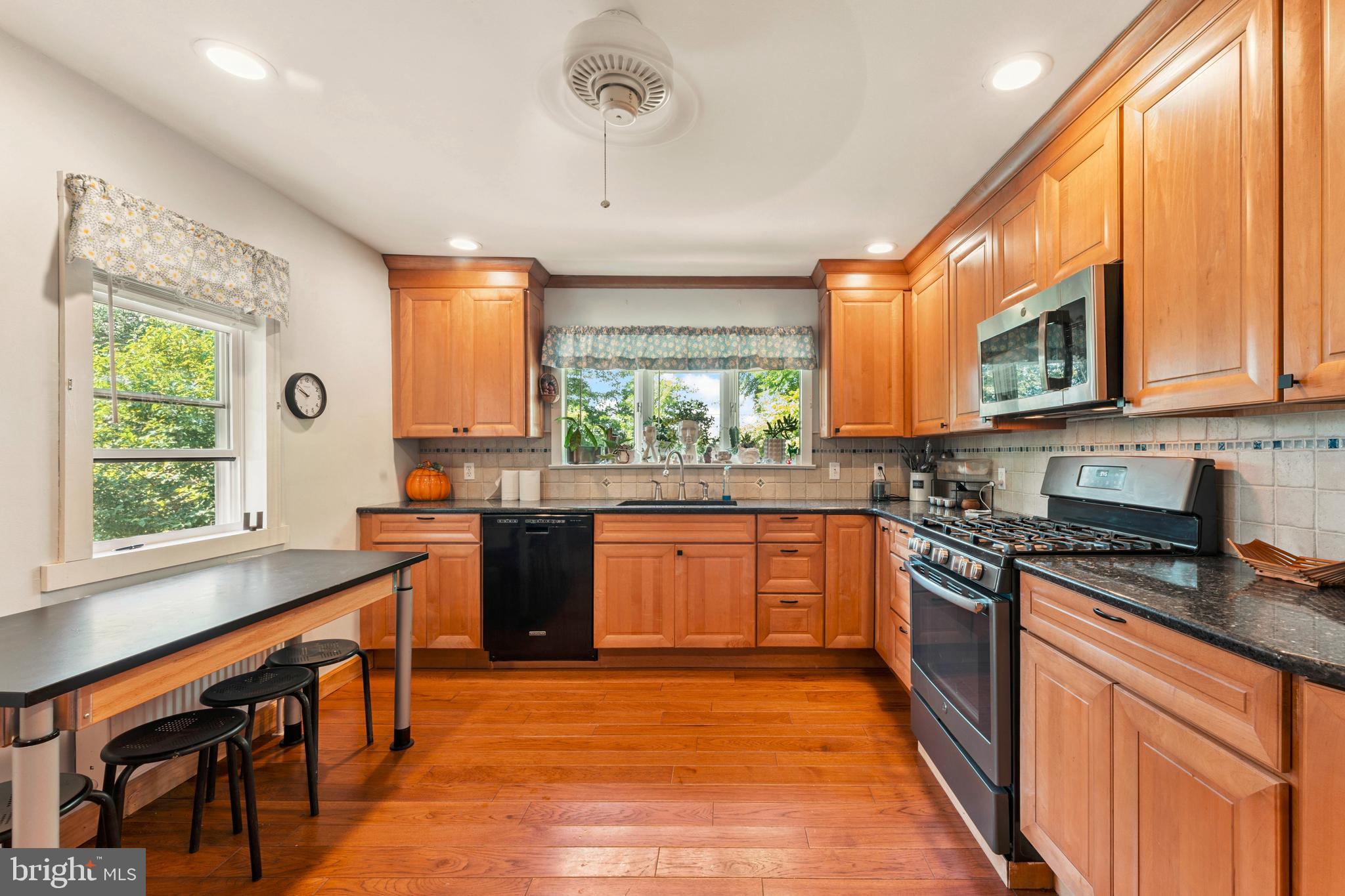 UPPER BLACK EDDY - Residential