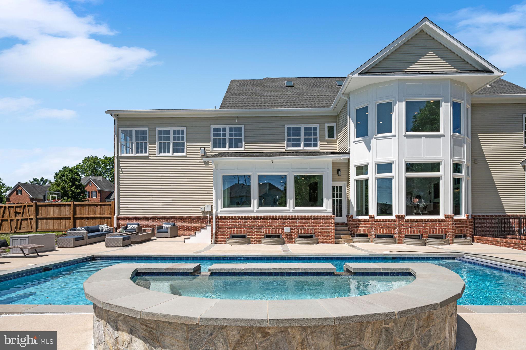 OCCOQUAN OVERLOOK - Residential
