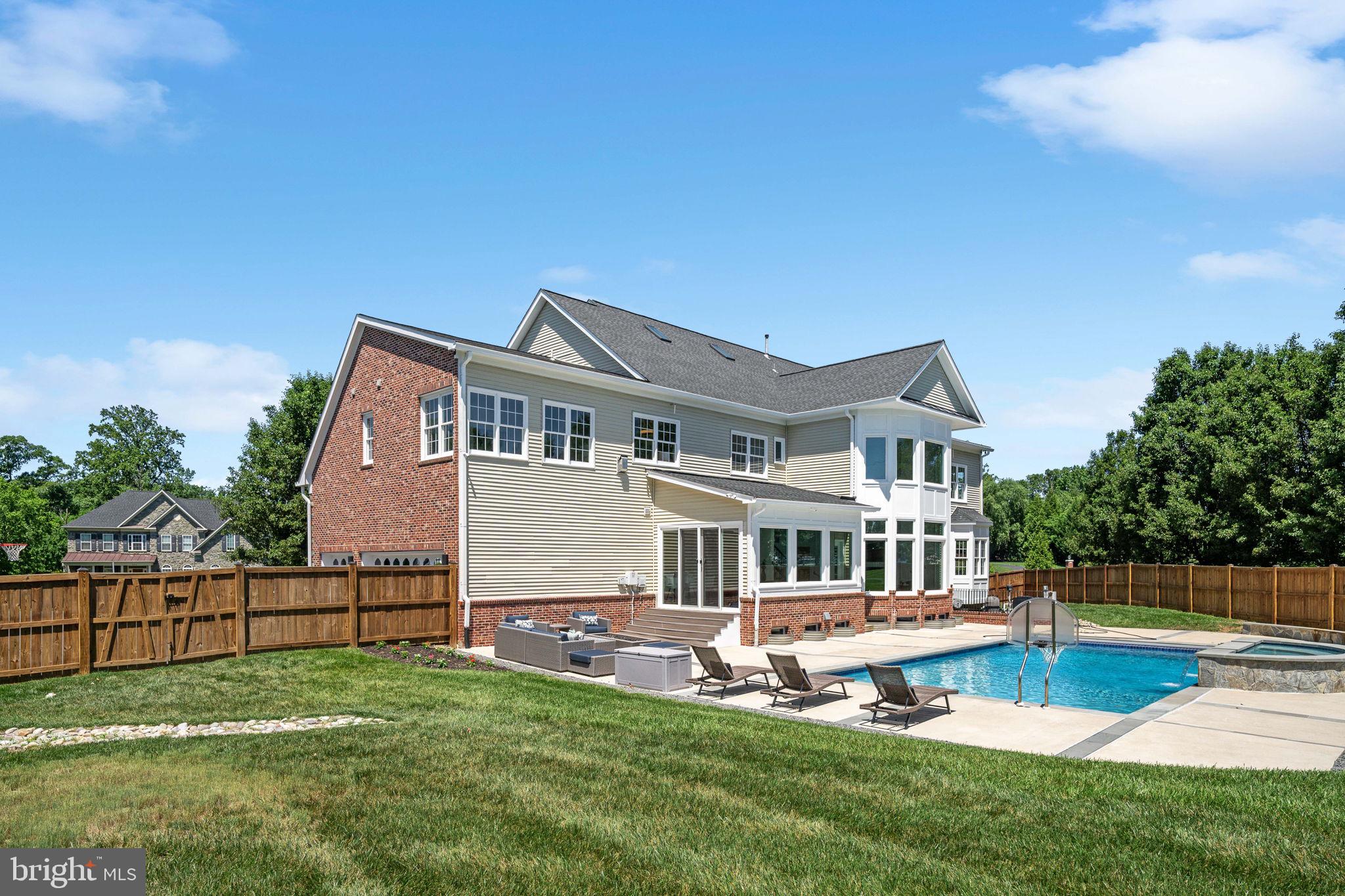 OCCOQUAN OVERLOOK - Residential