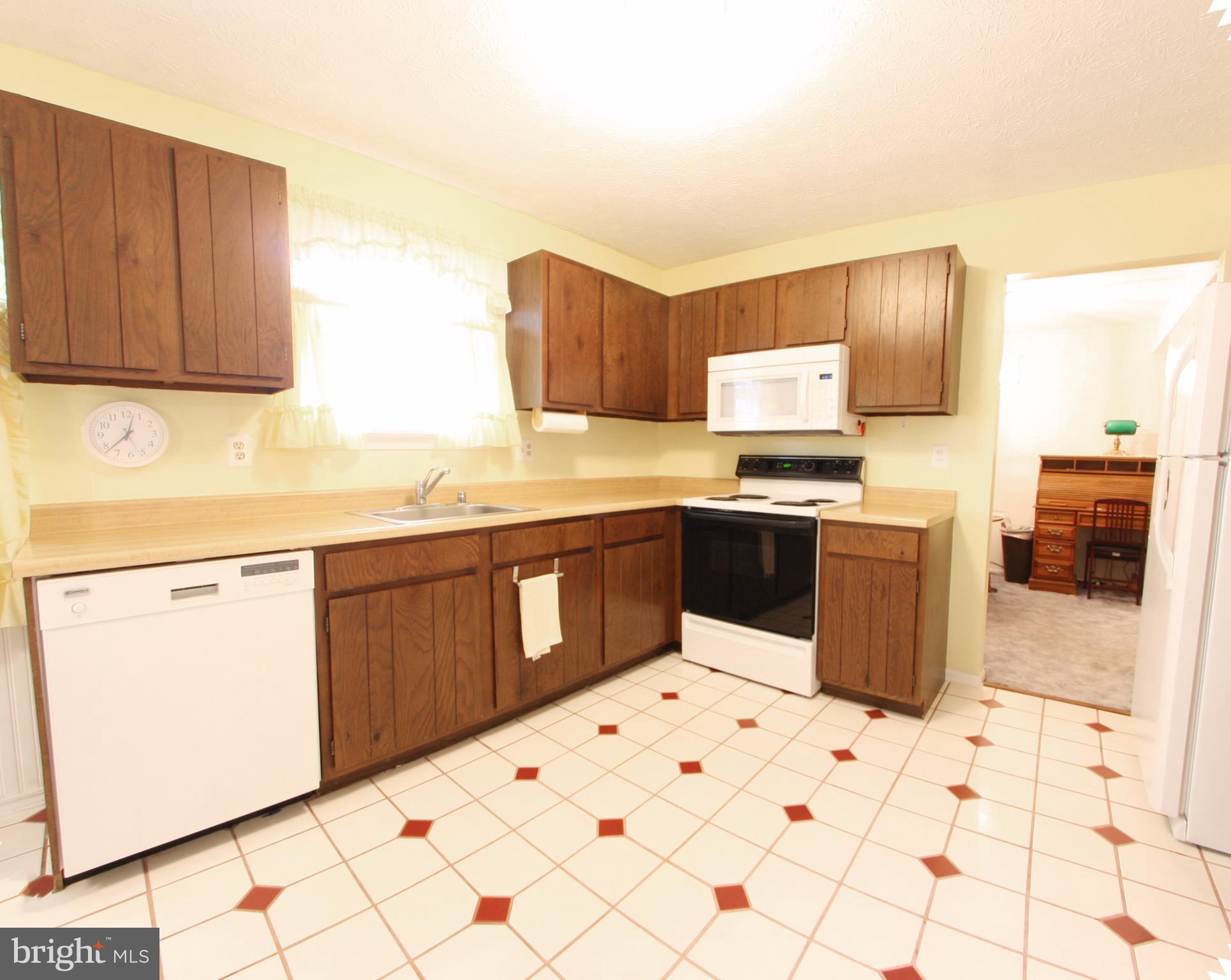 LINTHICUM OAKS - Residential
