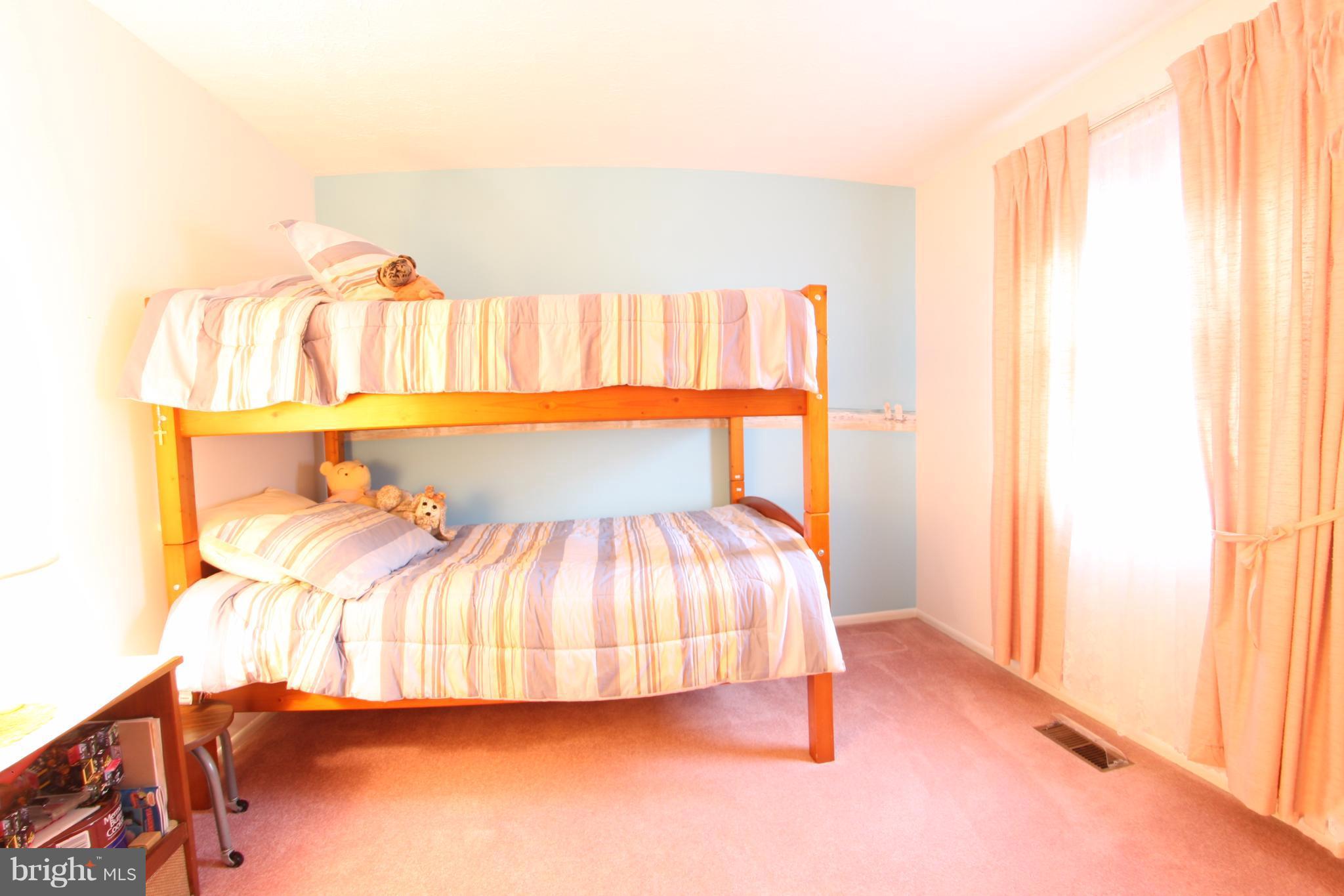 LINTHICUM OAKS - Residential