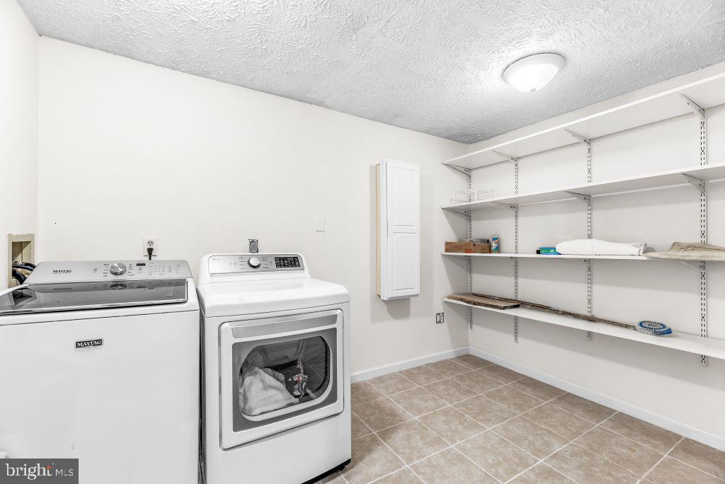 LONG COVE ESTATES - Residential