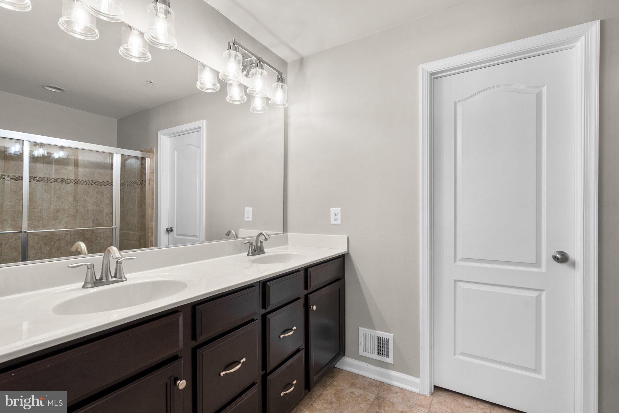 TALLYN RIDGE - Residential