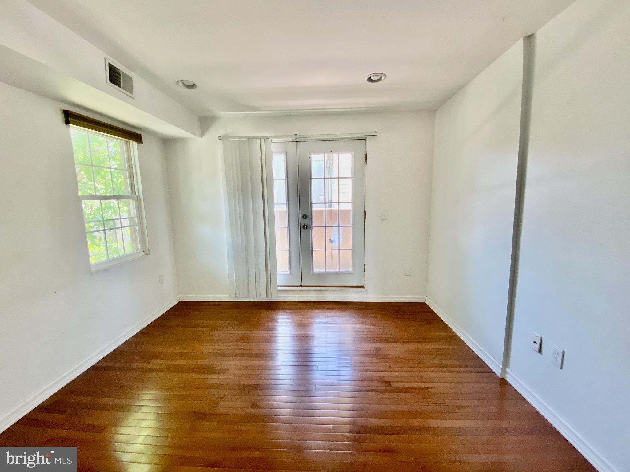 HAWTHORNE - Residential Income