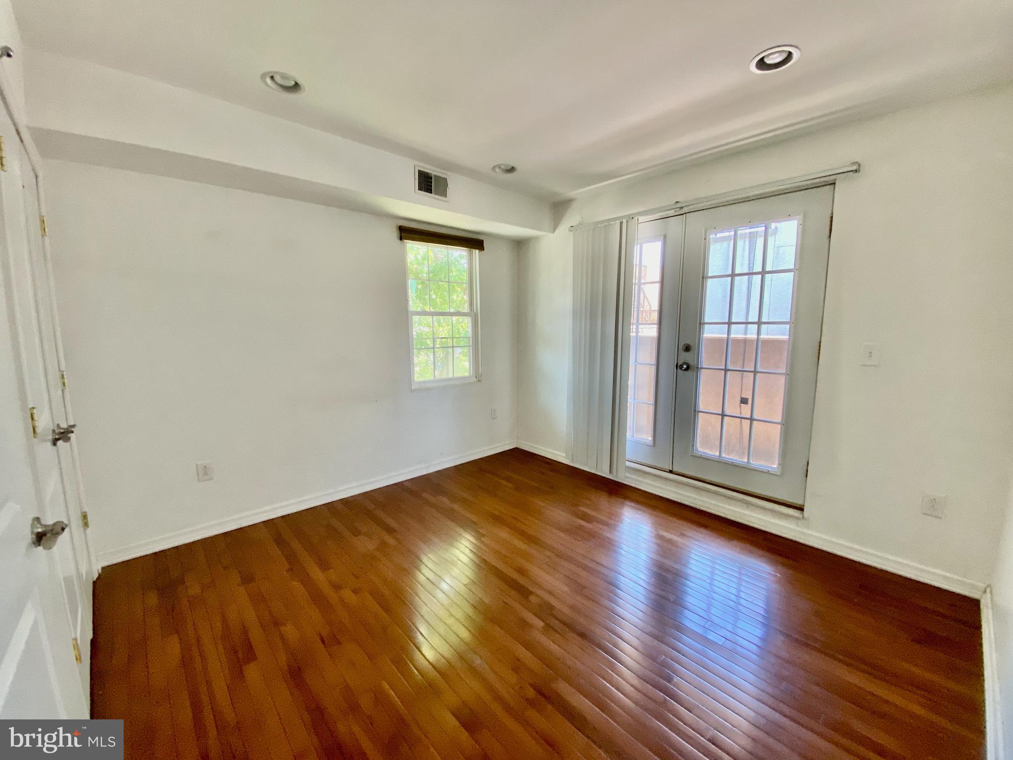 HAWTHORNE - Residential Income