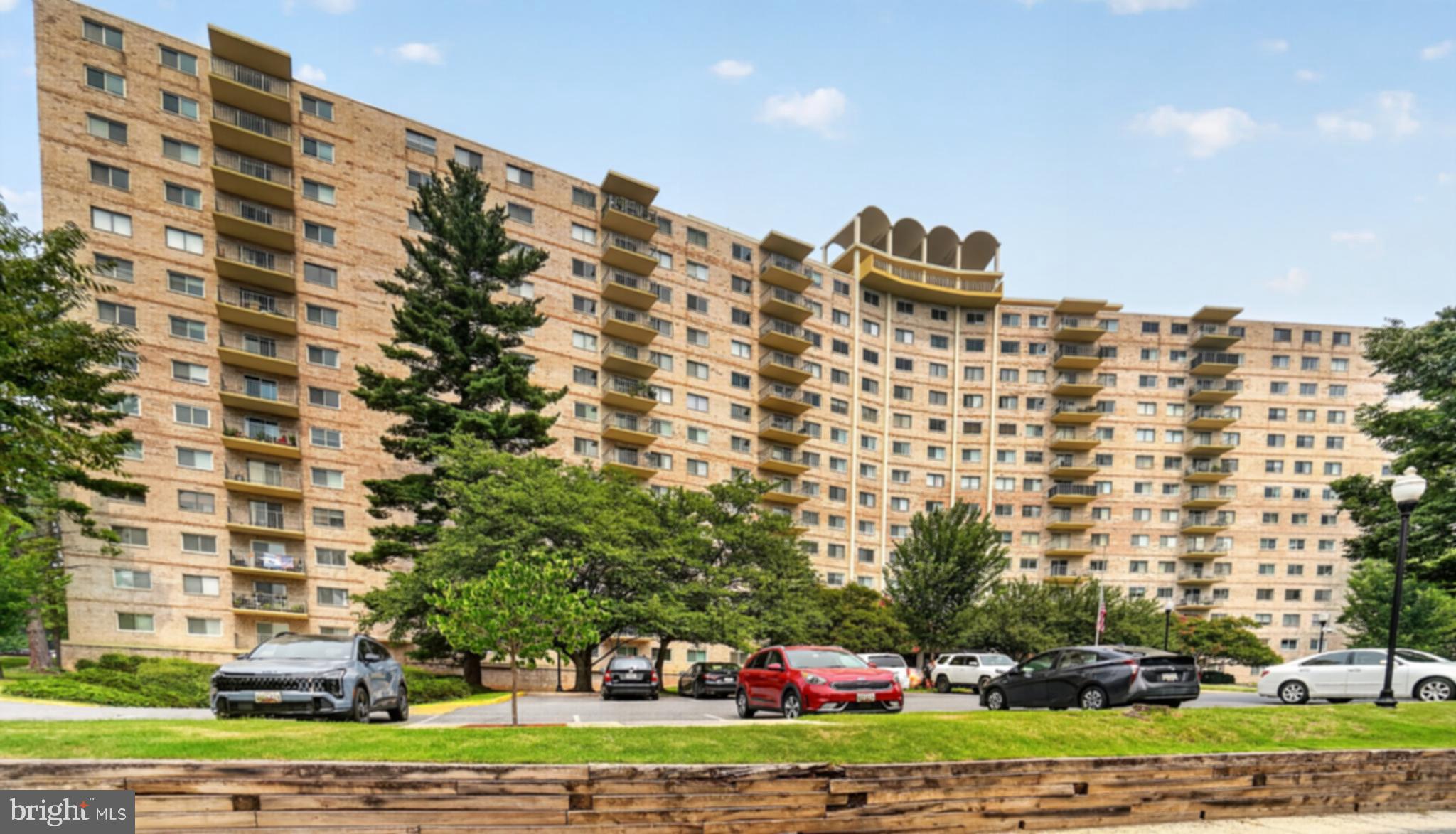 UNIVERSITY TOWERS CODM - Residential