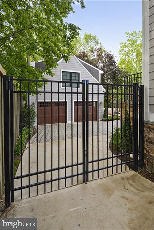 CLARENDON - Residential