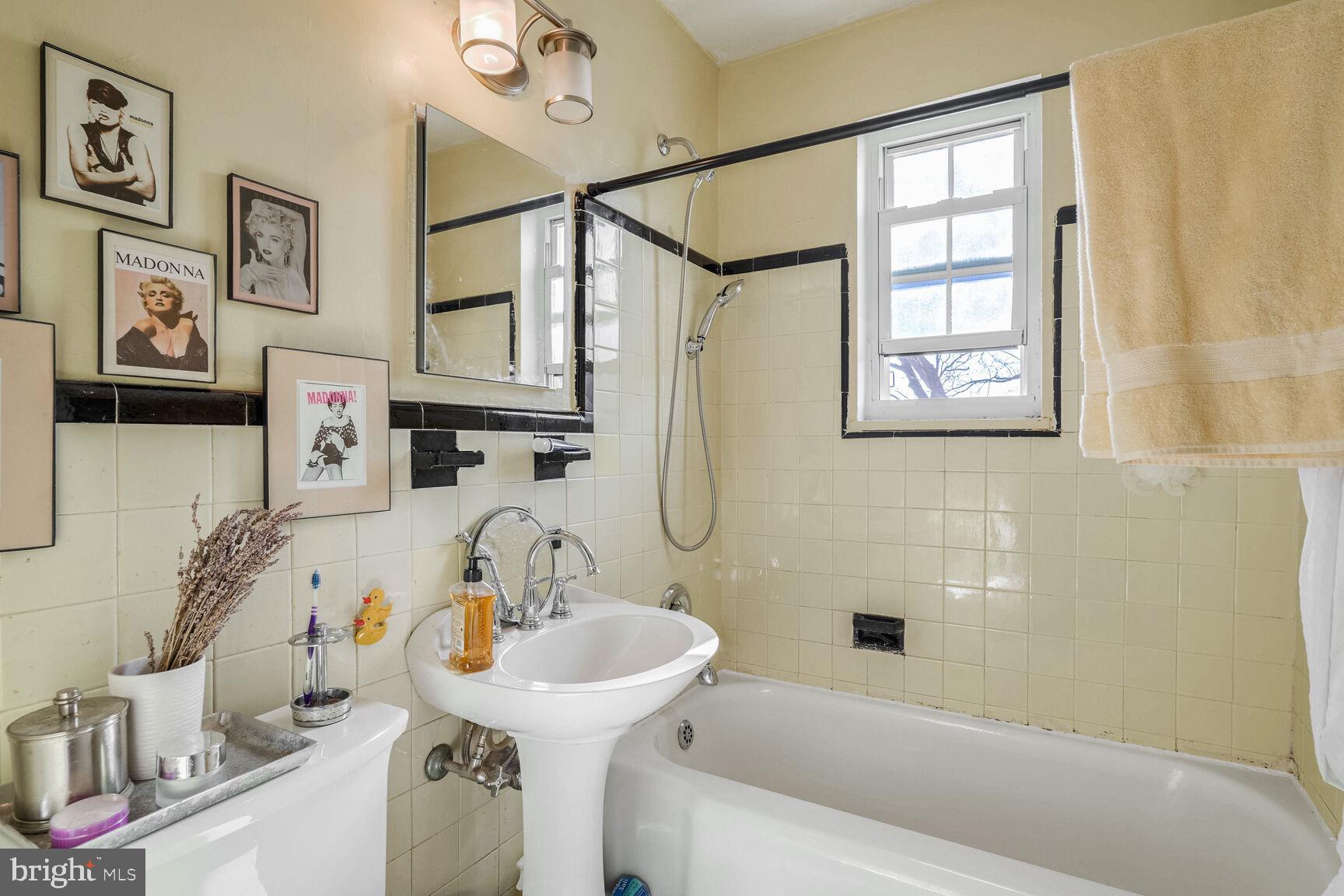 ARLINGTON HEIGHTS - Residential