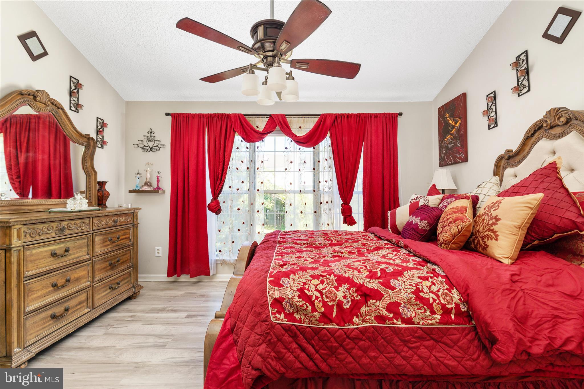 RIVER OAKS - Residential
