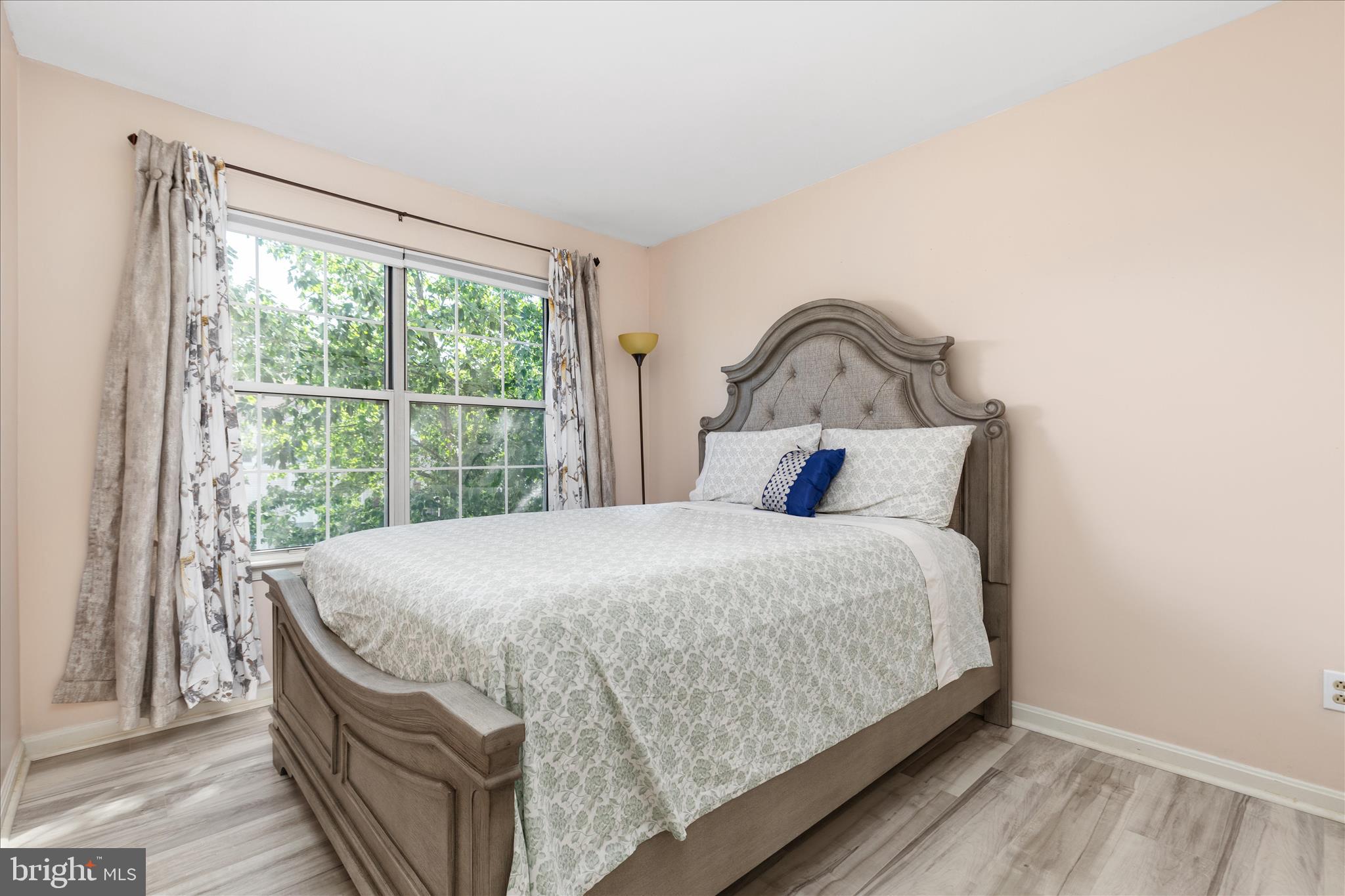 RIVER OAKS - Residential