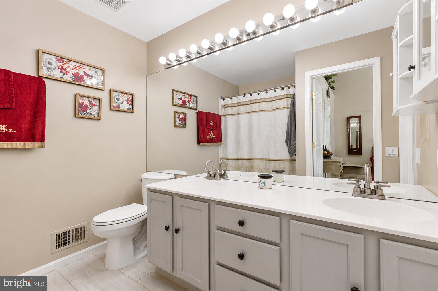 RIVER OAKS - Residential