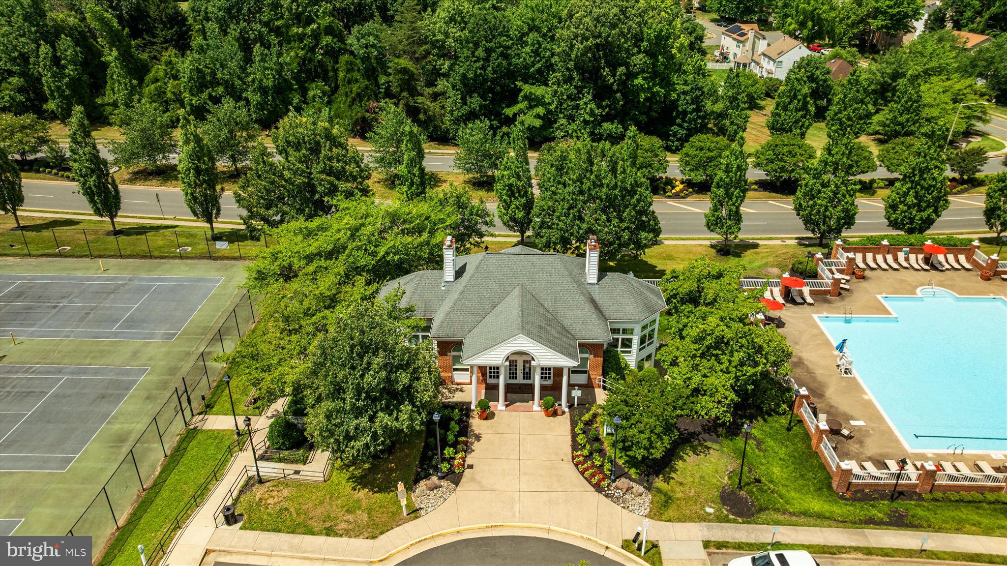 RIVER OAKS - Residential
