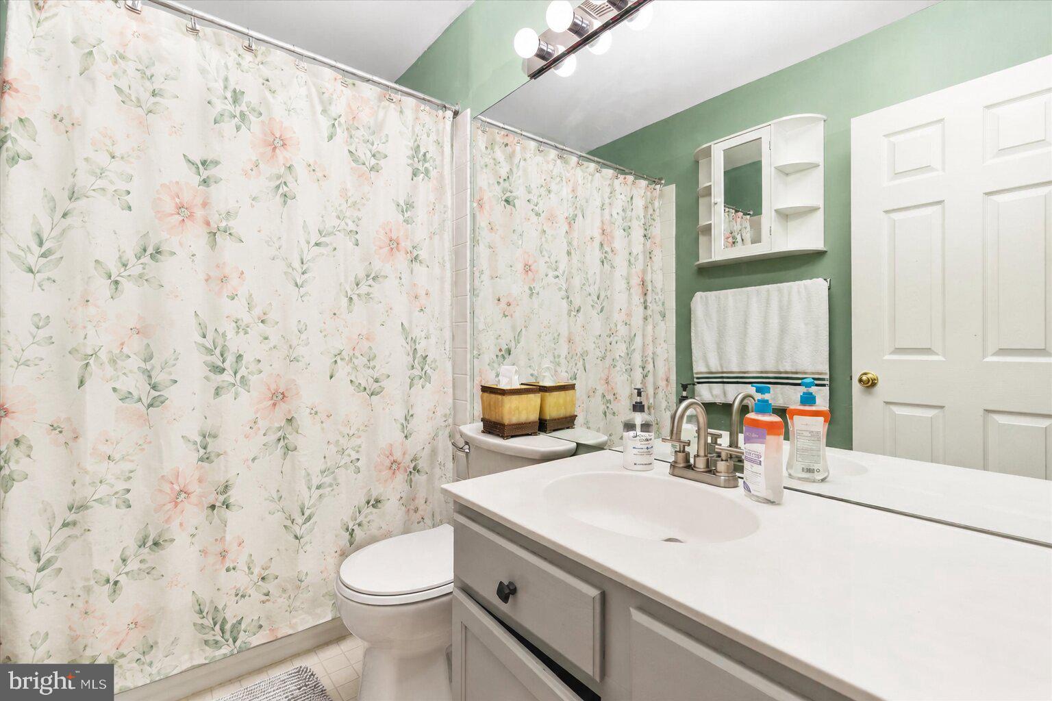 RIVER OAKS - Residential