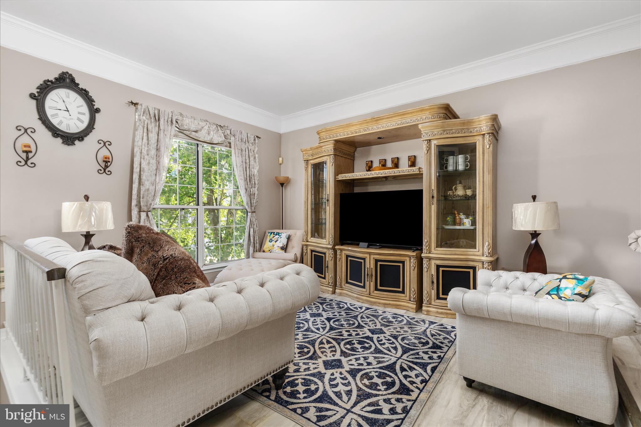 RIVER OAKS - Residential