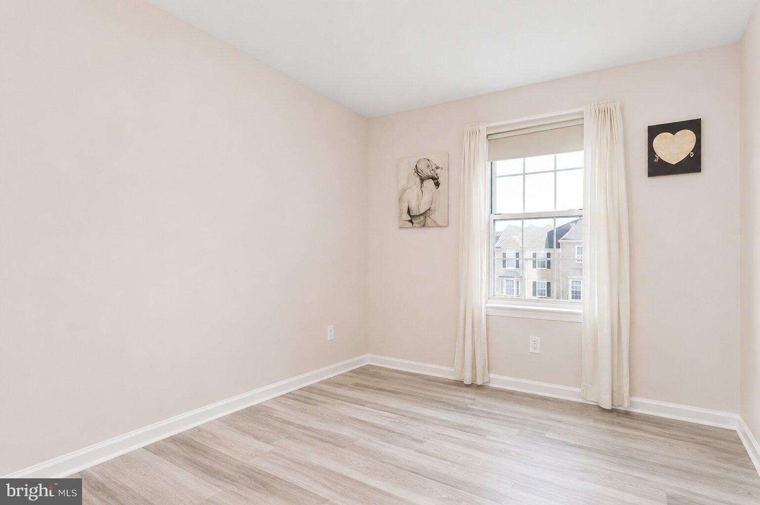 RIVER OAKS - Residential