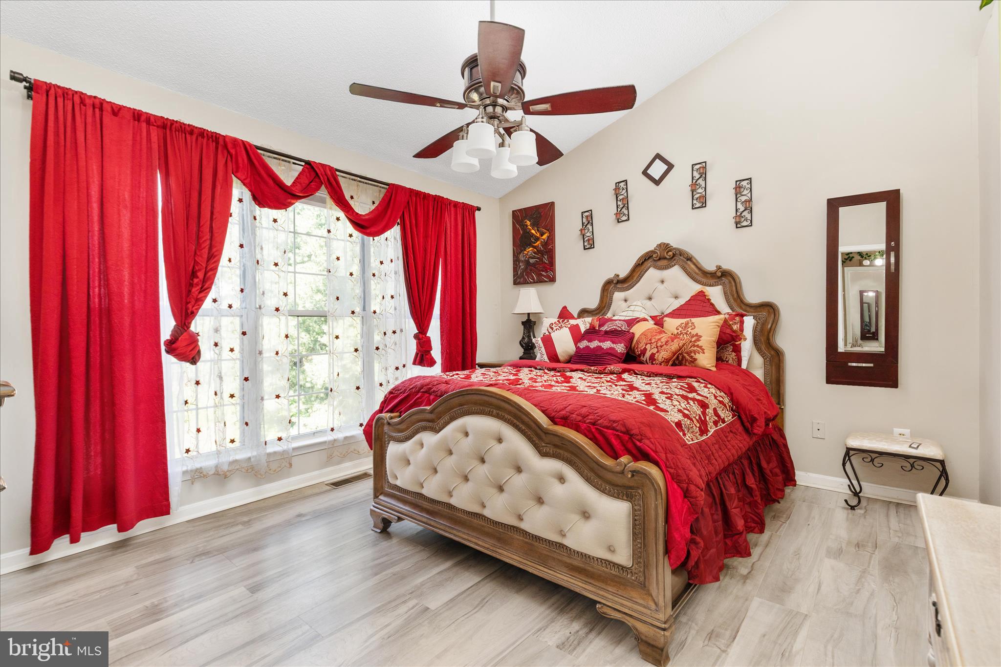RIVER OAKS - Residential