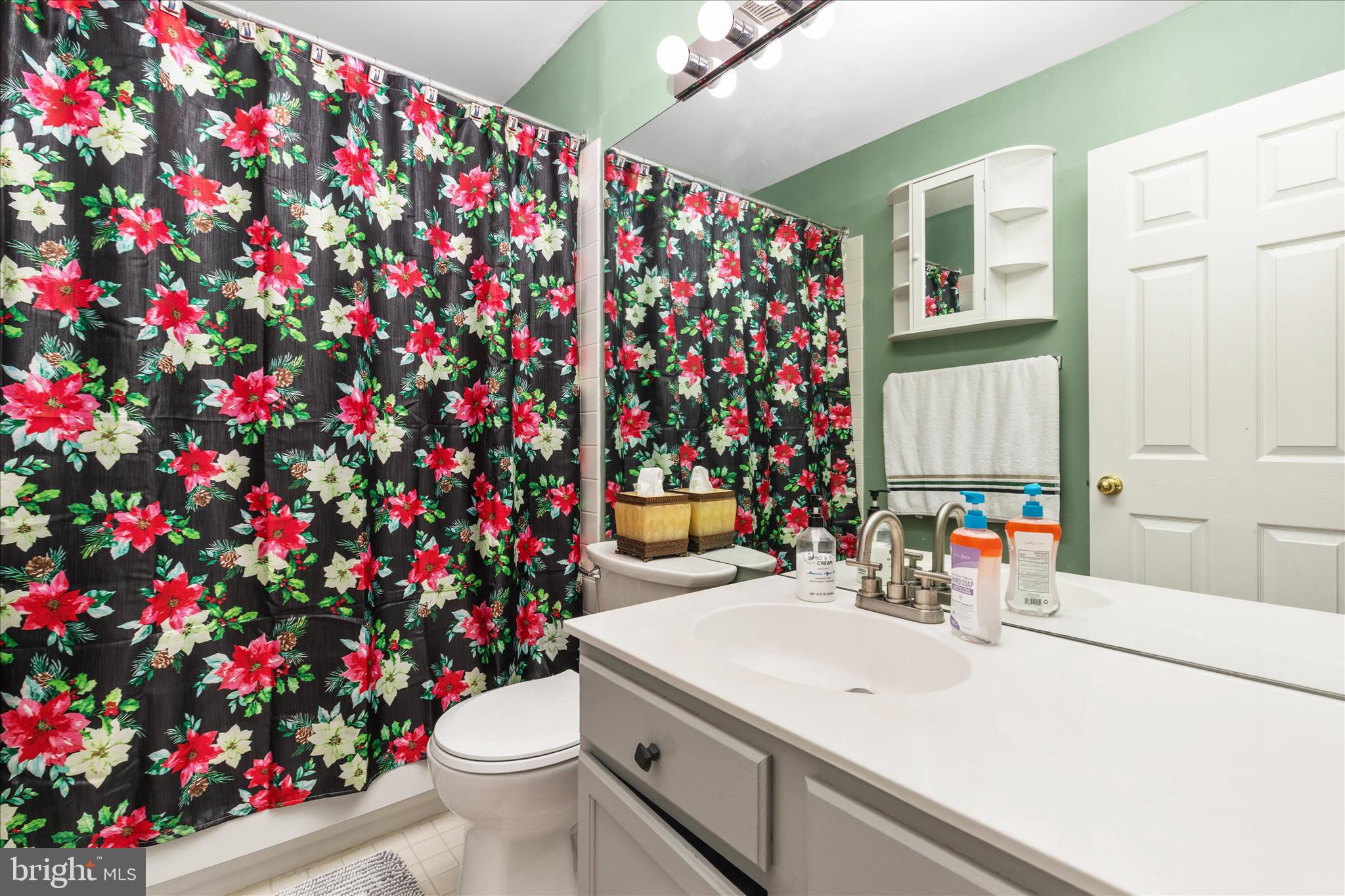 RIVER OAKS - Residential