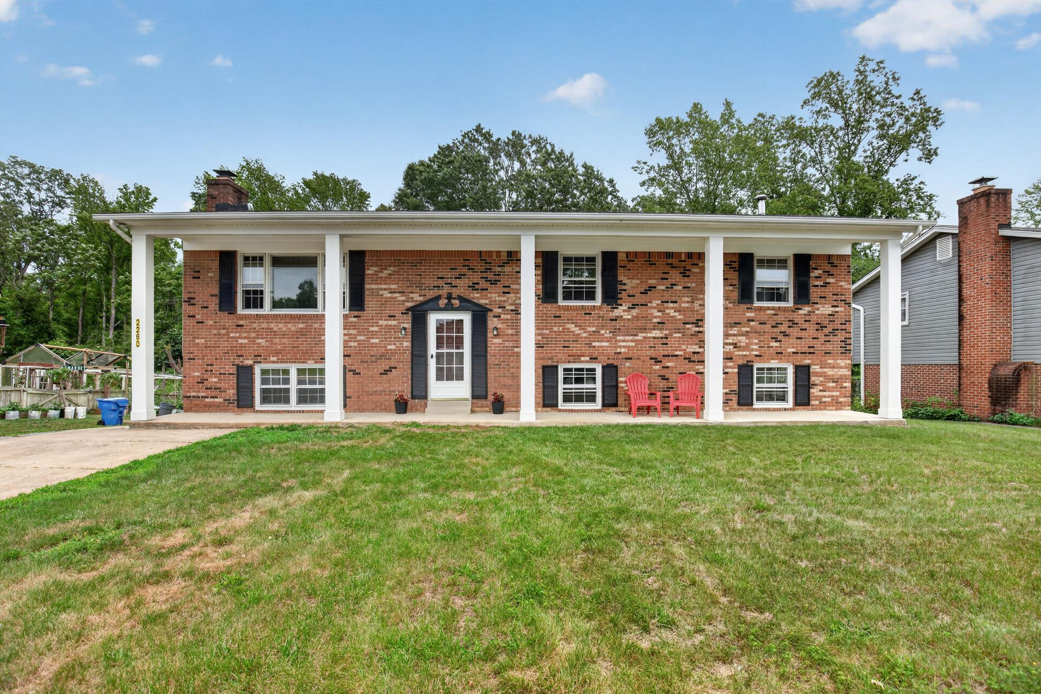 HUNT CLUB ESTATES - Residential