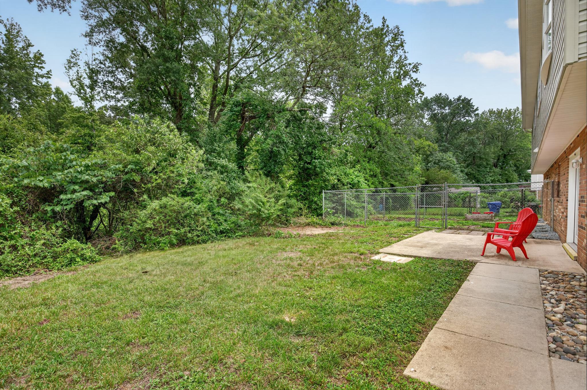 HUNT CLUB ESTATES - Residential