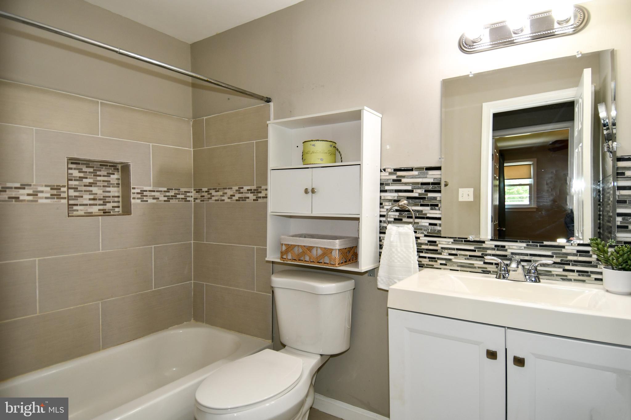DORCHESTER ESTATES - Residential
