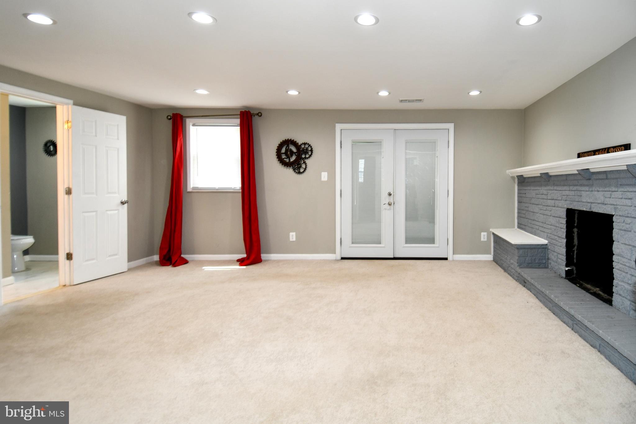 DORCHESTER ESTATES - Residential