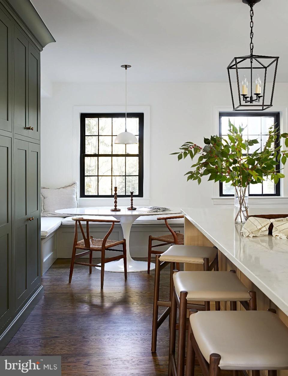 EAGLE ROCK - Residential